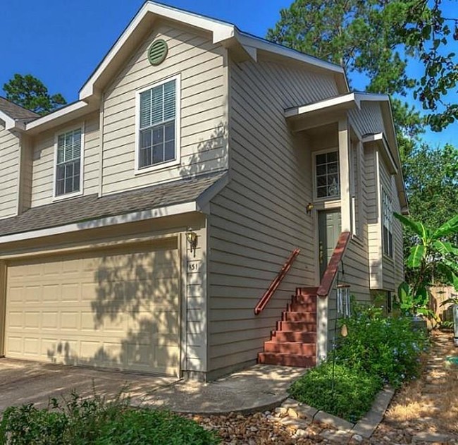 Building Photo - 131 N Villa Oaks Dr