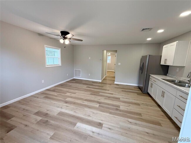 Foto del edificio - 604 N Henderson St