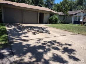 Building Photo - 4418 Dove Dr