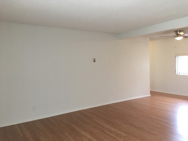 Building Photo - 3546 Del Amo Blvd