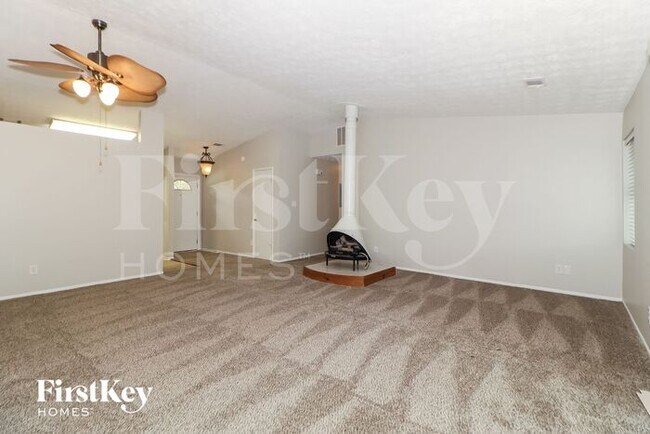 Foto del edificio - 756 Highland Ct