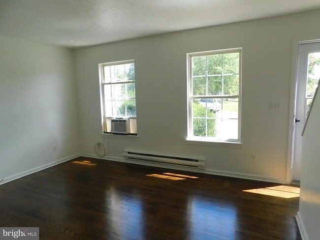 Building Photo - 1030 Bridle Ct