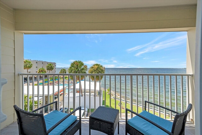 Building Photo - 2506 N Rocky Point Dr