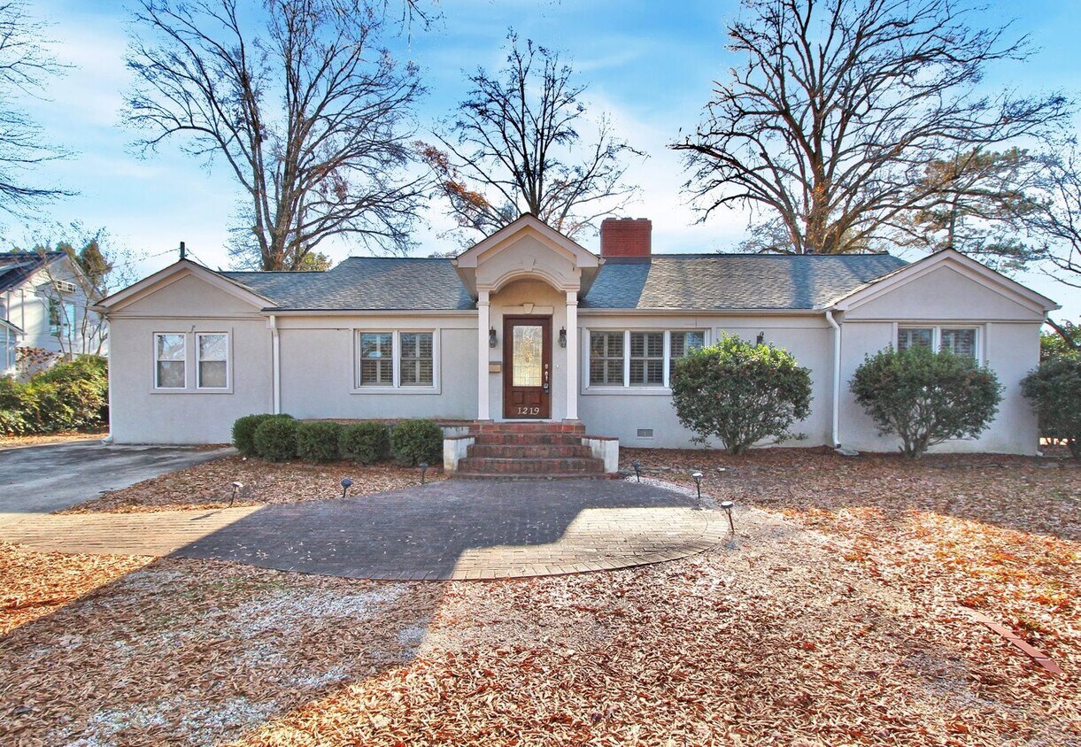 Foto principal - Pristine Cotswold Ranch for Lease!