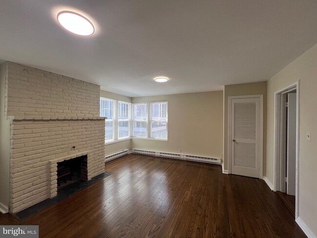 Building Photo - 1501 Key Blvd