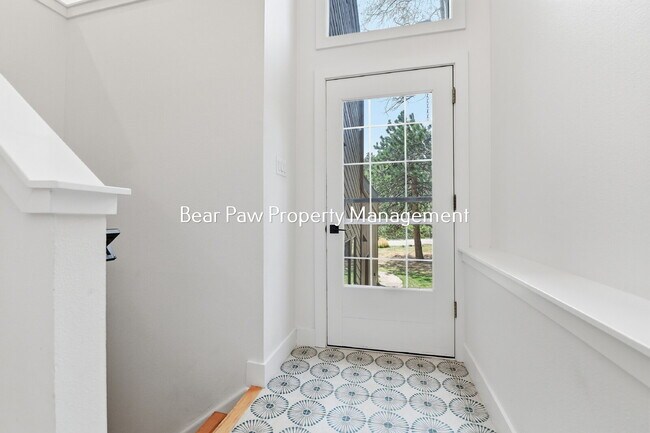 Building Photo - "Charming North  Evergreen Townhouse" "
