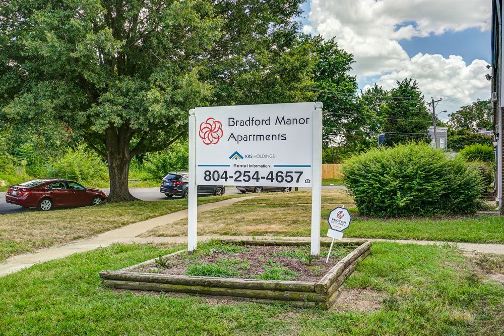 Primary Photo - Enjoy RVA living at Bradford Manor
