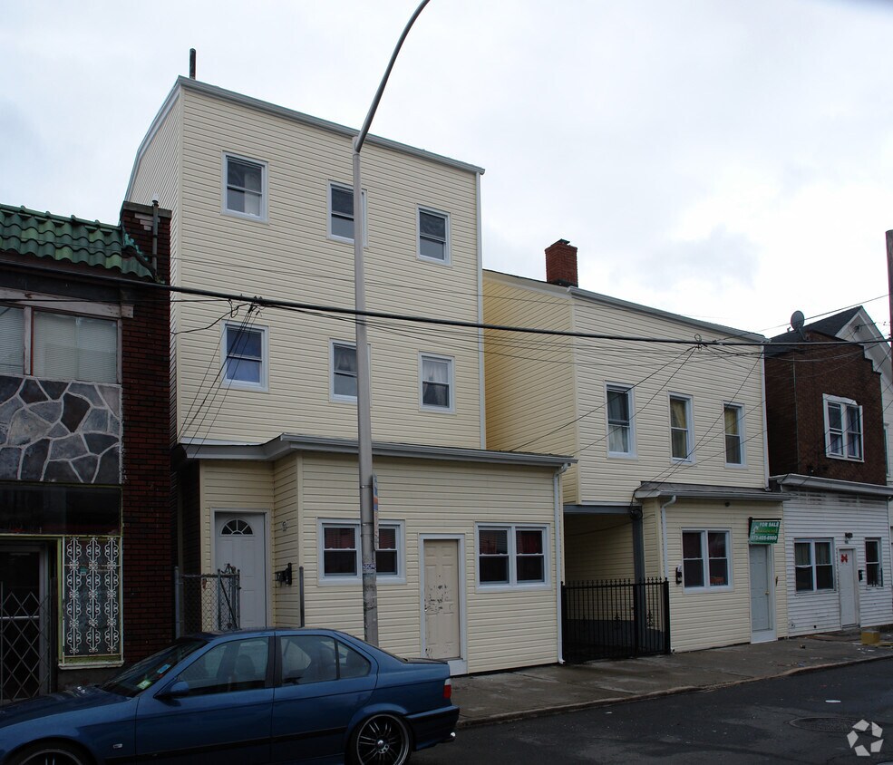 Building Photo - 406-408 Market St