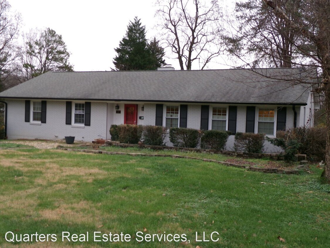Primary Photo - 4 br, 3 bath House - 147 N Peace Haven Rd