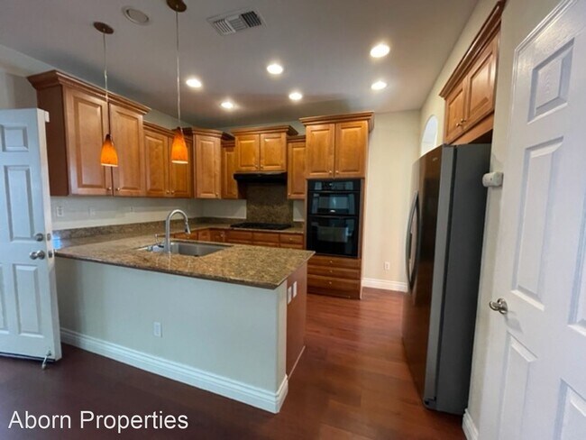 Building Photo - 4 br, 3.5 bath House - 356 Bonita Ave