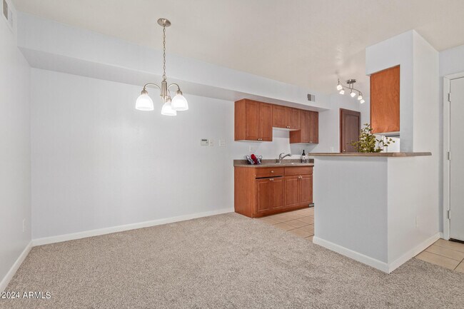 Building Photo - 5995 N 78th St