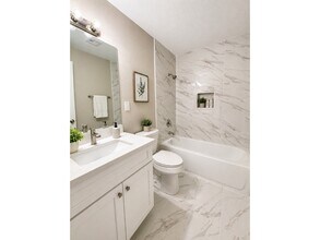 Building Photo - 8123 Redfern Dr