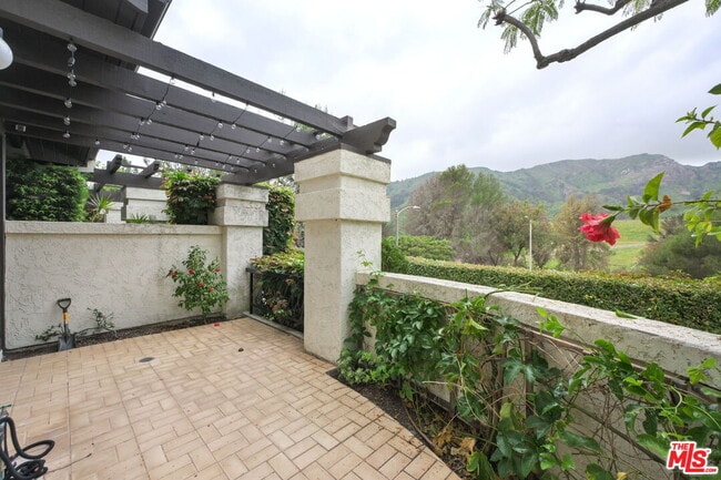 Foto del edificio - 1486 Palisades Dr