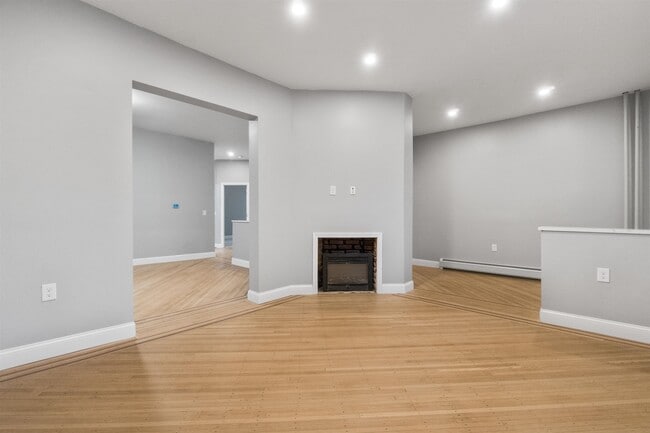 Building Photo - 45-47 E 34th St.