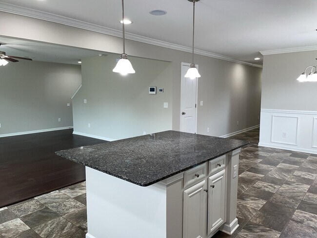 Building Photo - 131 Screech Dr