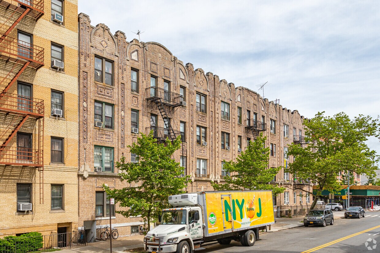 Building Photo - 8410 21st Ave