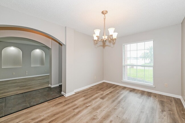 Foto del edificio - 550 Whitfield Rd