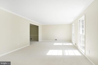 Building Photo - 3725 Templeton Pl