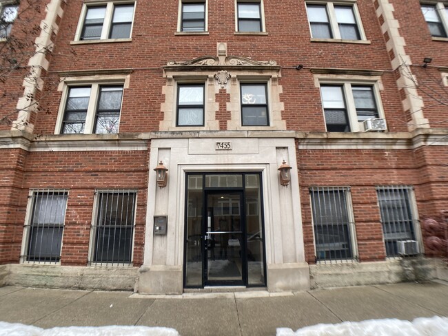 7456 N Greenview Ave Unit 305, Chicago, IL 60626 - Apartments in ...