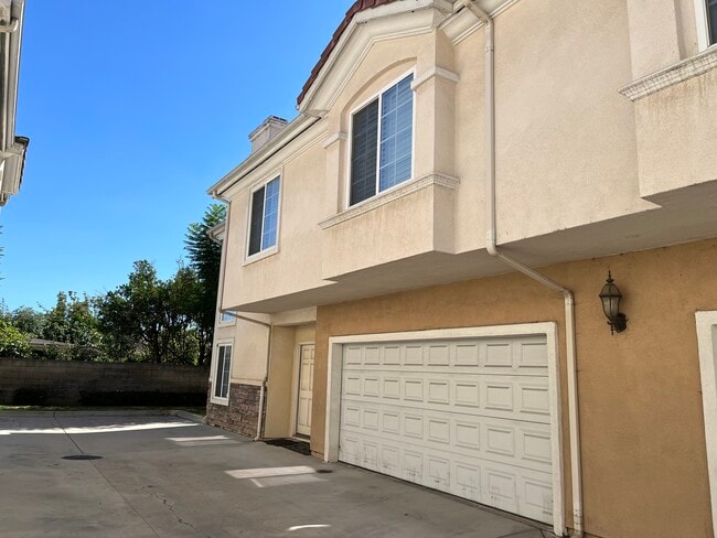 Building Photo - 13252 Ramona Blvd