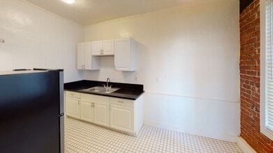Interior Photo - La Chandelle