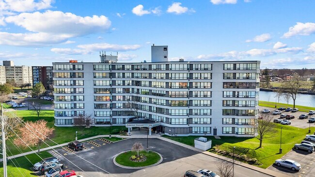 Photo du bâtiment - Parkway Village