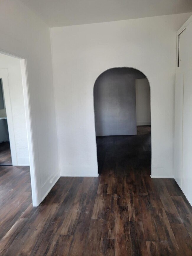 Building Photo - 3 Bedroom 1 Bath House