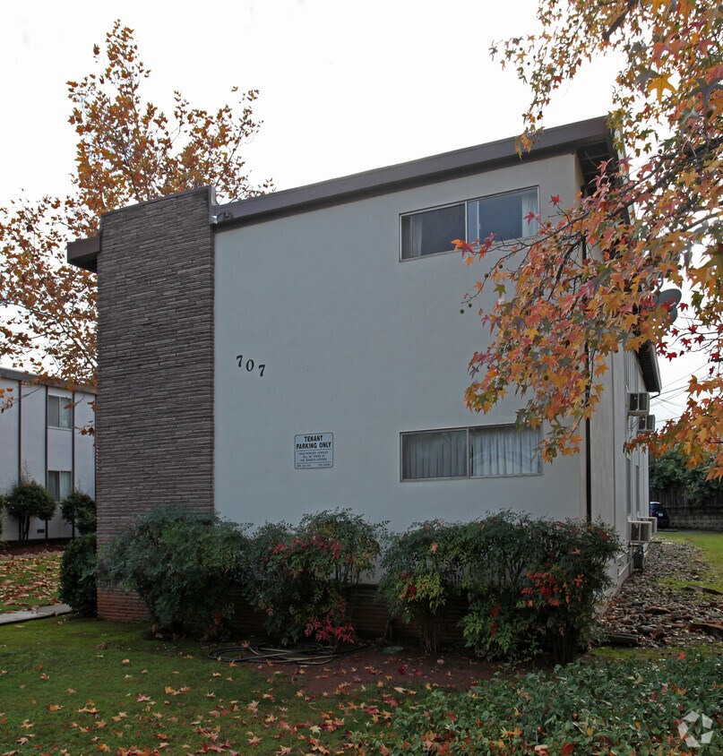 Foto del edificio - 707 Bidwell St