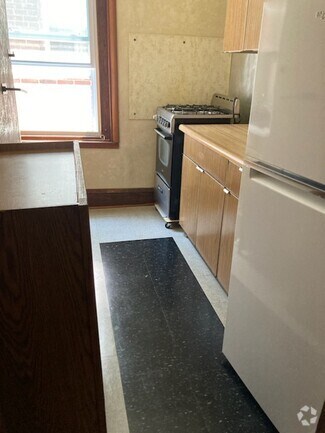 Building Photo - 227 Buckingham Pl