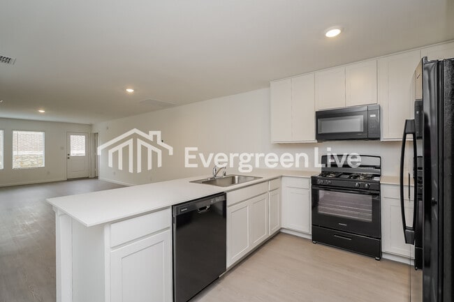 Foto del edificio - 808 Dressage Ln