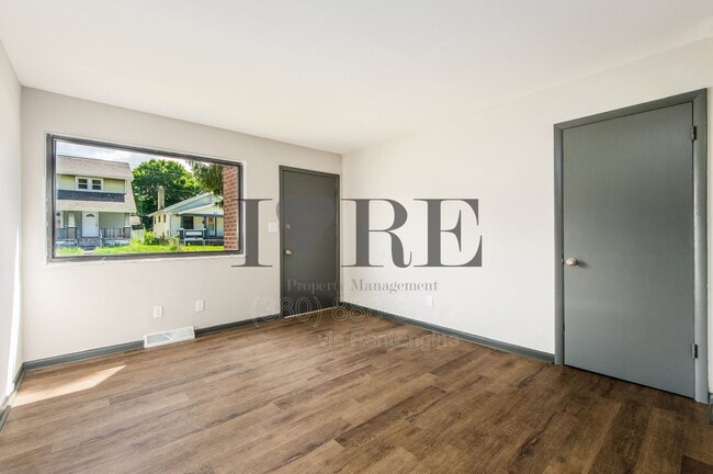 Building Photo - 87 Stevens Ave