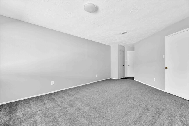 Building Photo - 7215 Dogwood Trail Dr