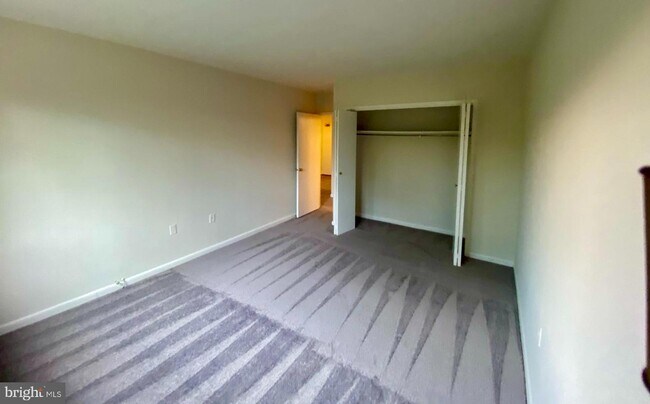 Building Photo - 2711 Ordway St NW