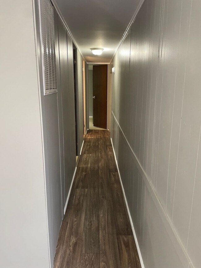 Foto del edificio - 3 BDRM 1/5 BA SINGLEWIDE MOBILE HOME IN PARK,INSIDE PETS OK WITH $25 EXTRA PER MONTH & $250 NON-R...