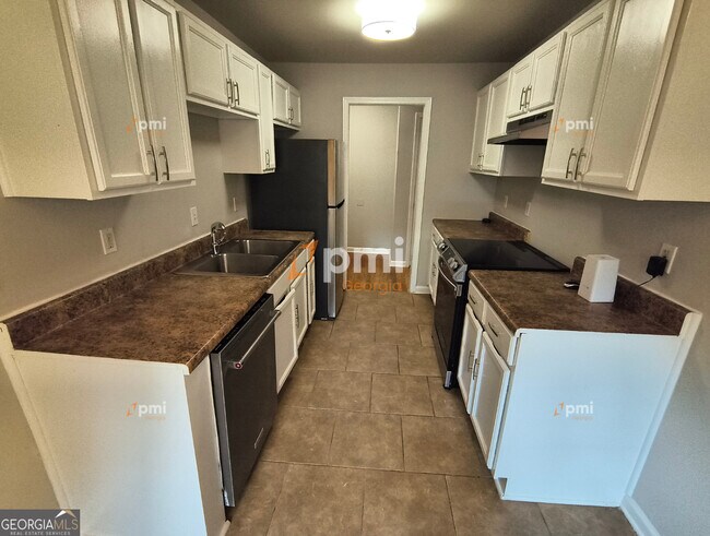 Foto del edificio - 819 Forrest Cir SE