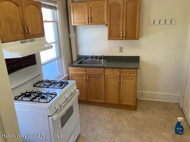 Building Photo - 61 Downs St