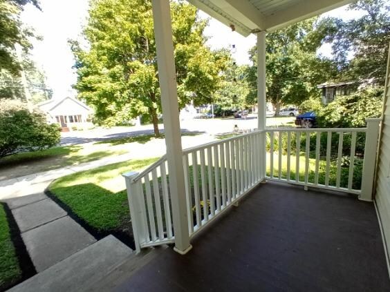 Building Photo - 209 3rd St