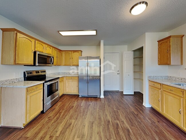 Foto del edificio - 3230 Brandenburg Dr