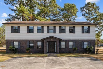 Building Photo - 100 Ravenwood Dr