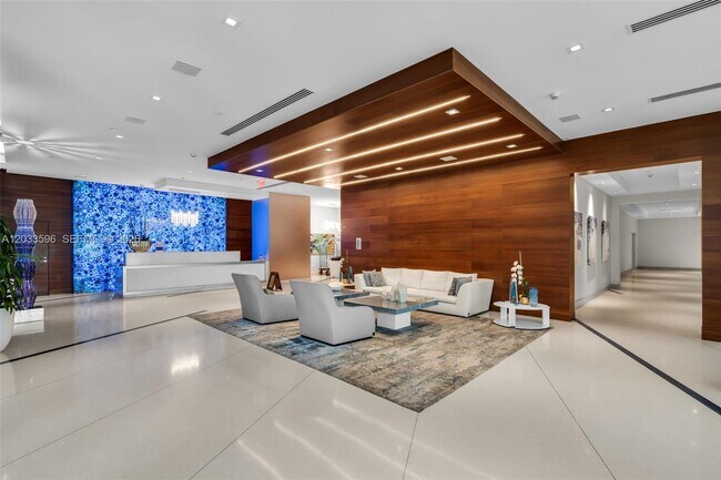 Foto del edificio - 300 Sunny Isles Blvd