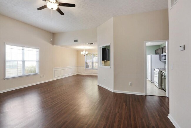 Foto del edificio - 2310 Winthrope Way Dr