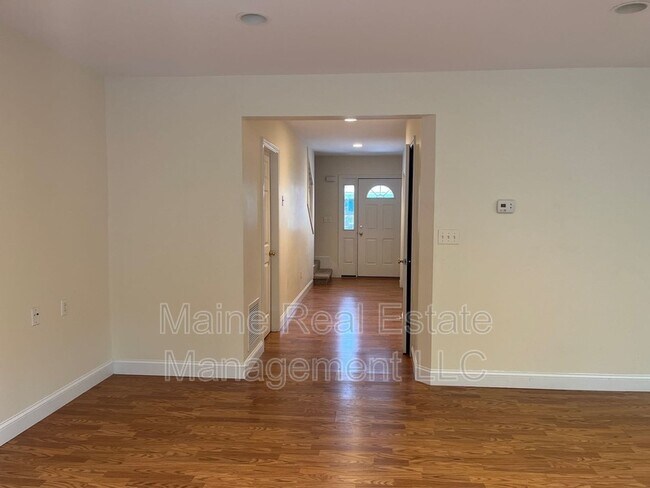 Building Photo - 33 Burleigh Rd