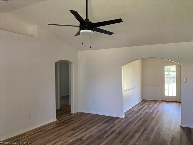 Building Photo - 2020 Palomino Dr