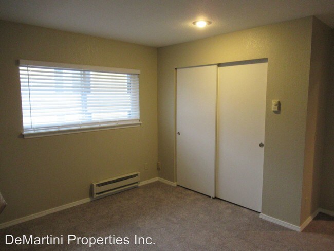 Building Photo - 9227 Woodlawn Ave N