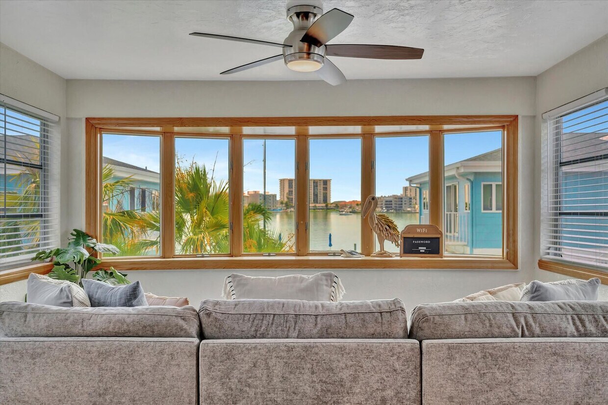 Foto principal - 483 E Shore Dr
