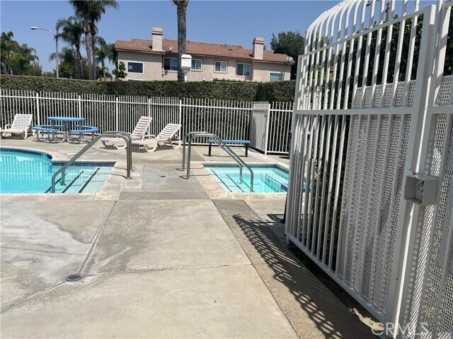 Foto del edificio - 2235 Indigo Hills Dr
