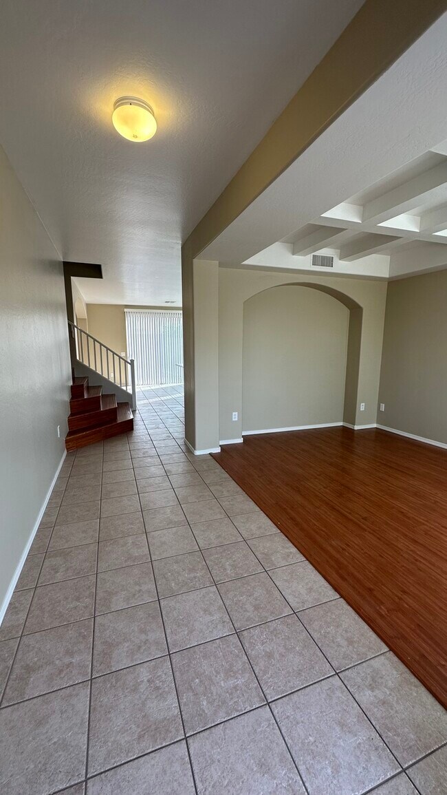 Foto del edificio - Laveen 2-story on corner lot
