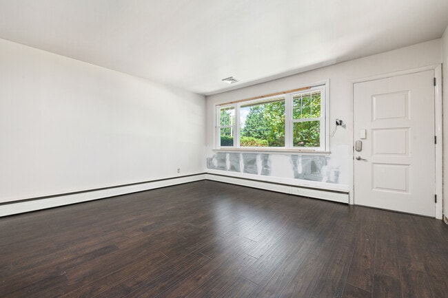 Building Photo - 243 Brownlie Rd