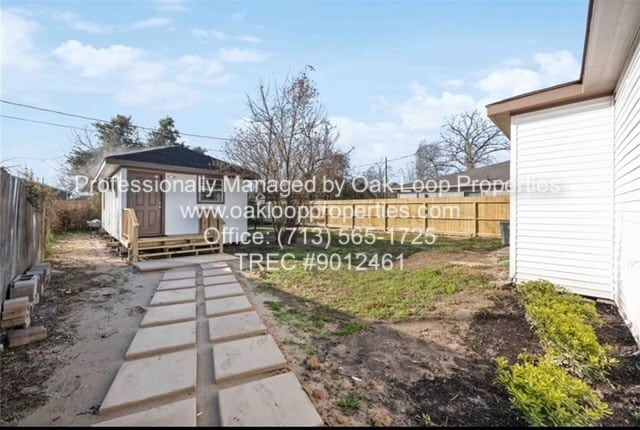 Foto del edificio - 220 Armstrong St