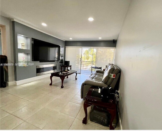 Building Photo - 4255 N University Dr